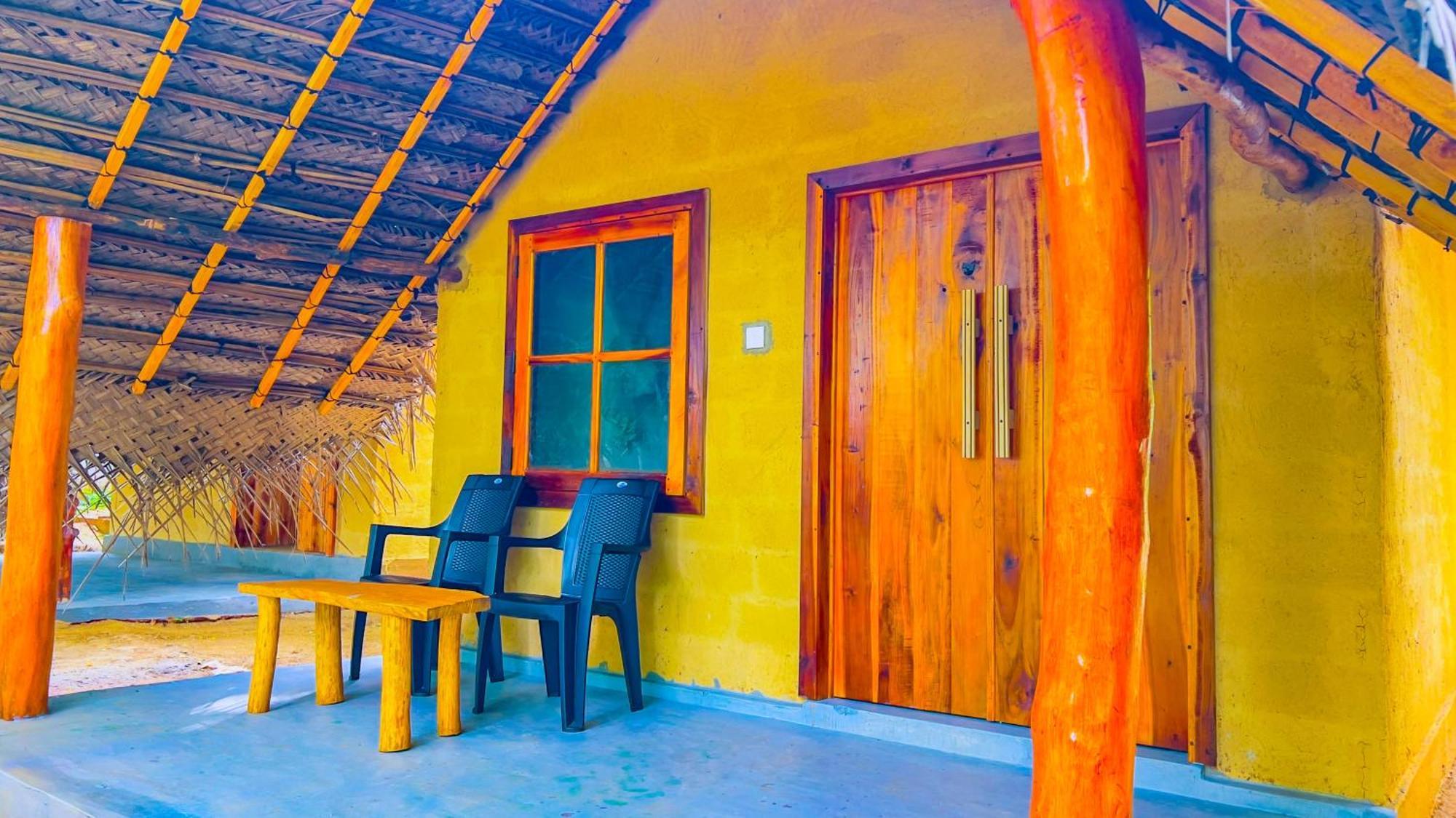 Jungle Host Hostel And Tree House シギリヤ エクステリア 写真